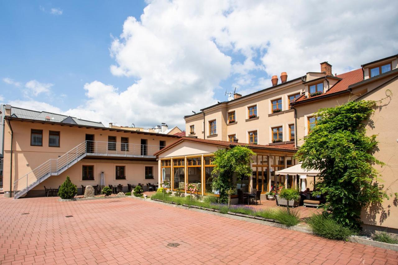 Hotel Magistr Vsetin Exterior photo